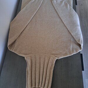 TAHARI Petite Cashmere Oatmeal Turtleneck Style Sweater Ribbed Cuffs Size M